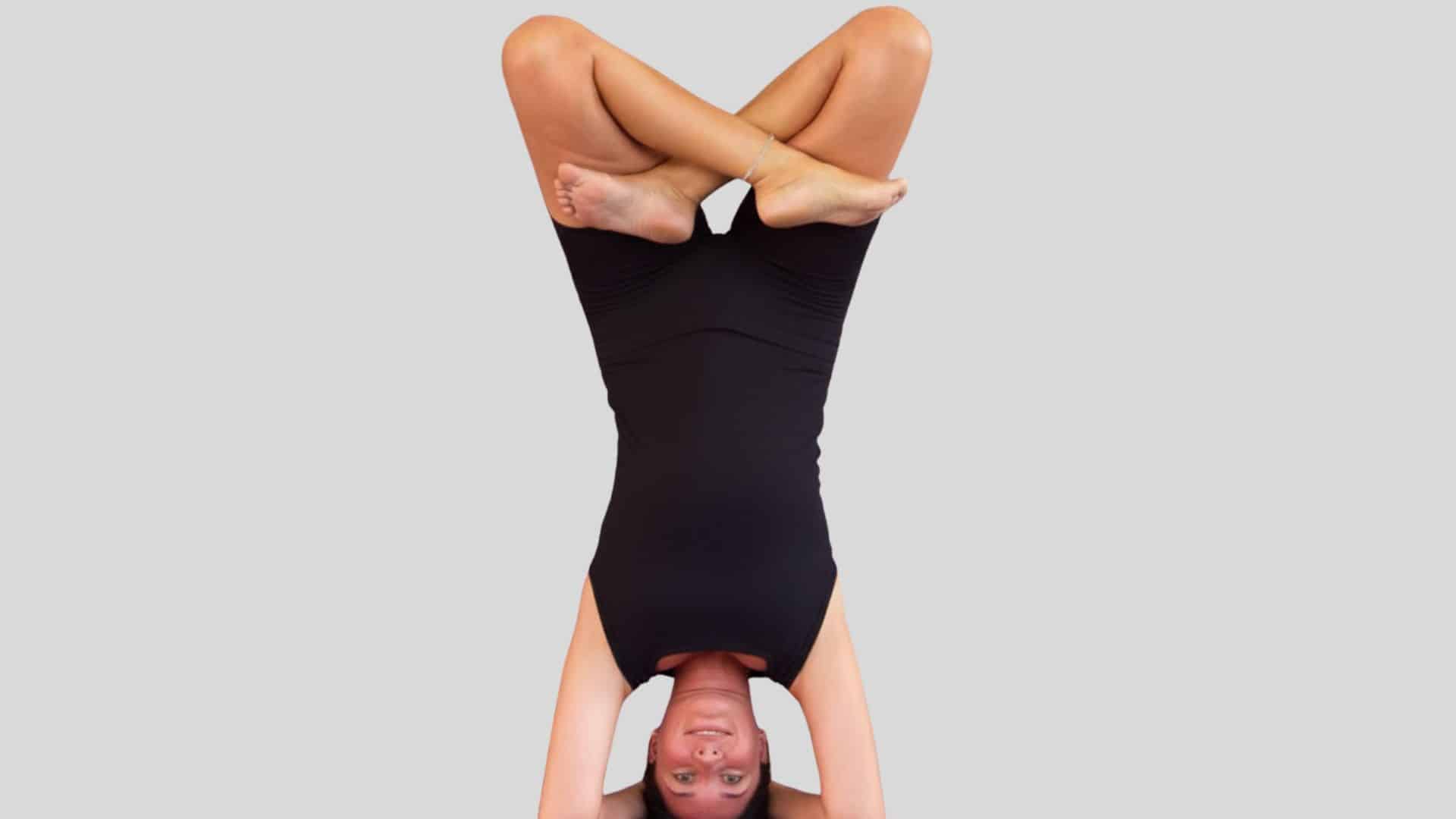 padmasana-in-sirsasana